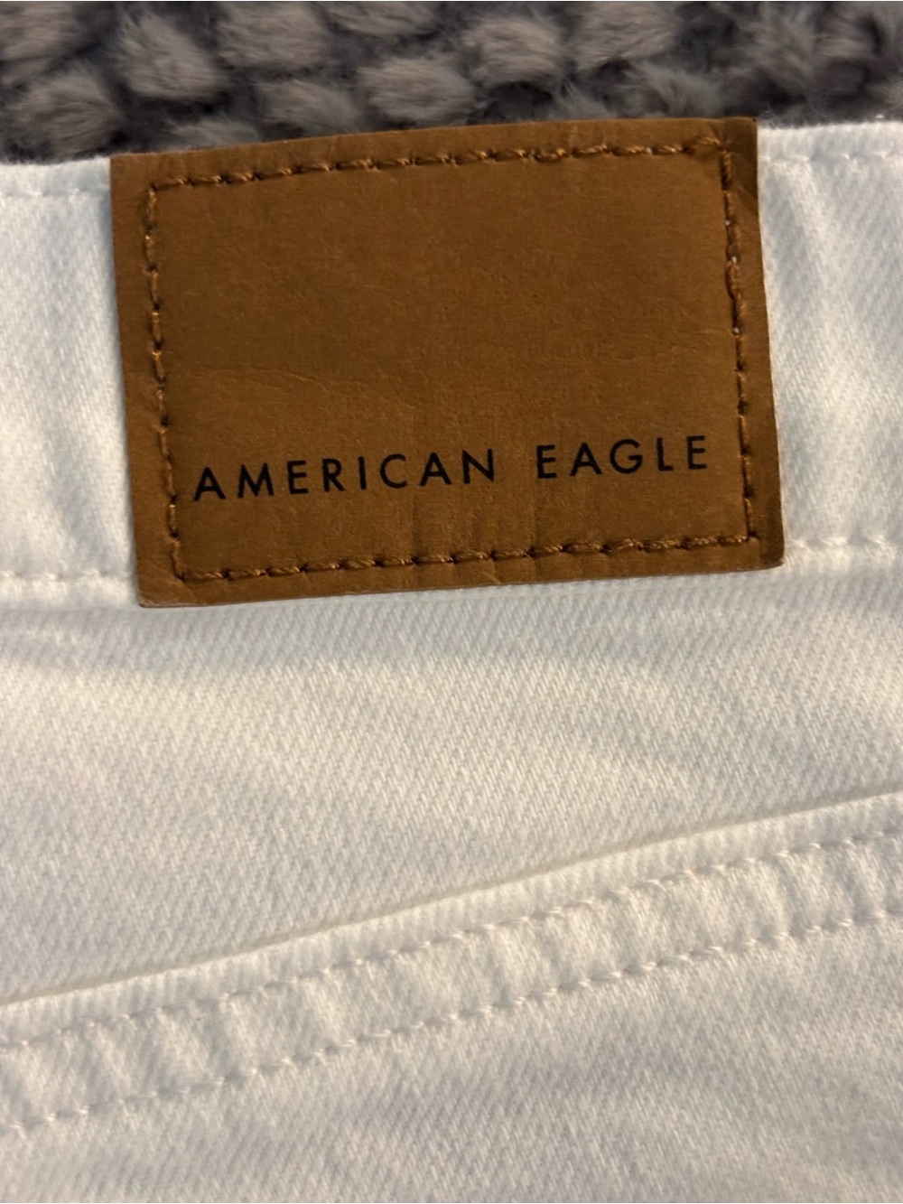 American Eagle White Denim Shorts Low Rise Stretch Size 6